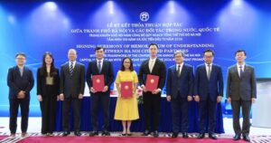 Hà Nội và Grab Việt Nam hợp tác phát triển đô thị thông minh, chuyển đổi số