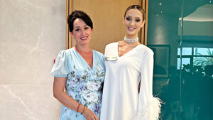 'Búp bê' Cộng hòa Czech: Mẹ giúp tôi tự tin ở Miss World