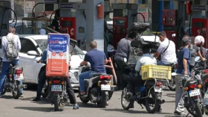 Iran kêu gọi người dân tiết kiệm xăng
