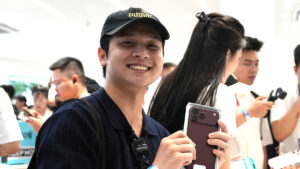 Người mua iPhone 18 Pro tại Việt Nam nói gì về sản phẩm mới?