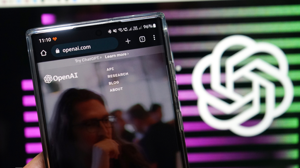 OpenAI đang phát triển 'nút tắt tự động' cho AI