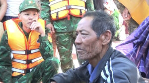 Ngư dân cùng thuyền thúng trôi dạt hai ngày trên biển